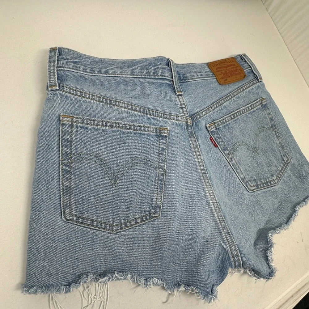 Levis Premium Denim Shorts Womens 28 Light‎ Wash Frayed Hem High Rise Button Fly